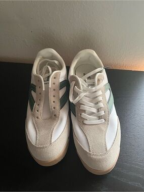Women Tretorn Retro Runner Sneakers